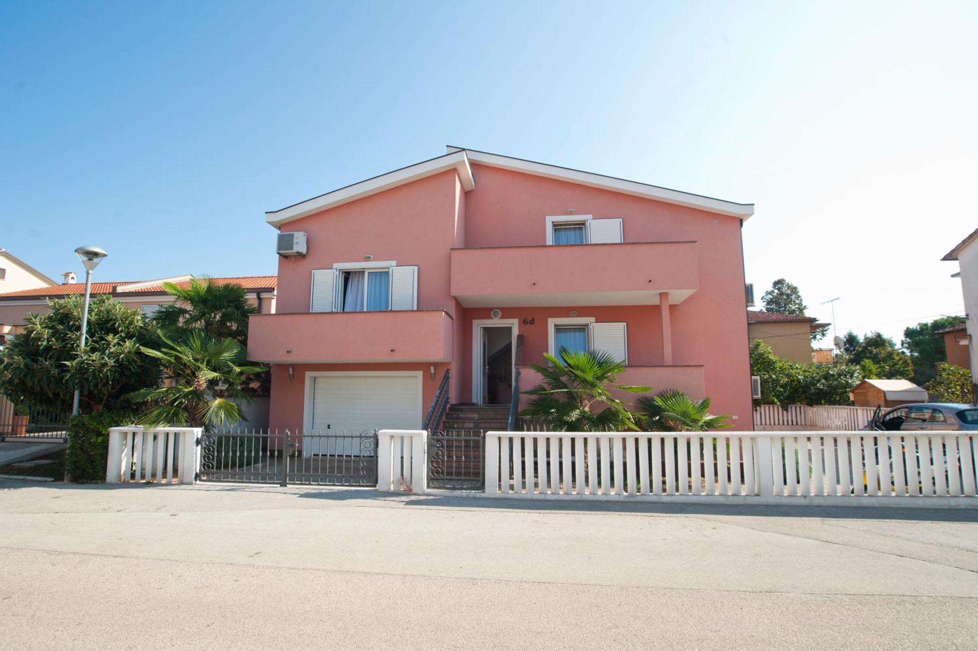 Apartamento Maric With Parking Umag